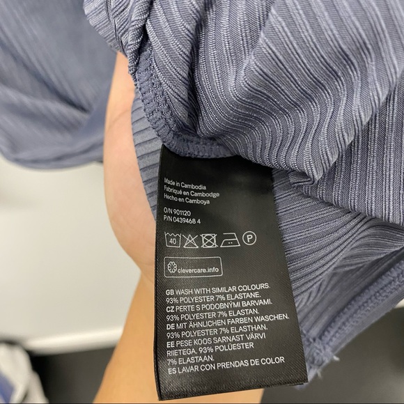 ✨NEW✨ BODYCON DRESS WITH SLIT - Picture 7 of 7